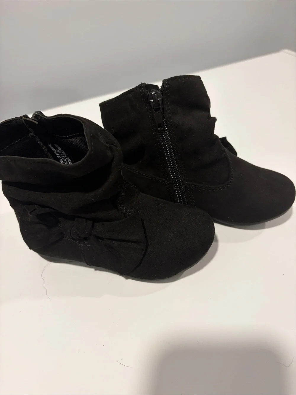Cat & Jack Black Girls Ruffle Zip Ankle Boots